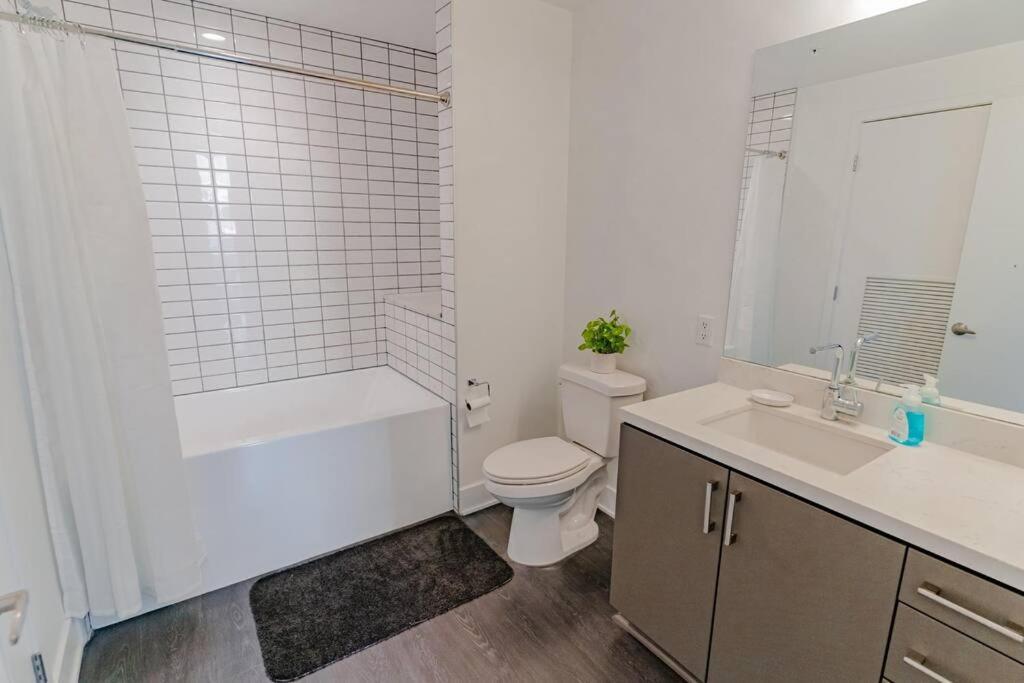 Apartamento Downtown Paradise Escape With 2 Pools / Hot Tubs Los Ángeles Exterior foto