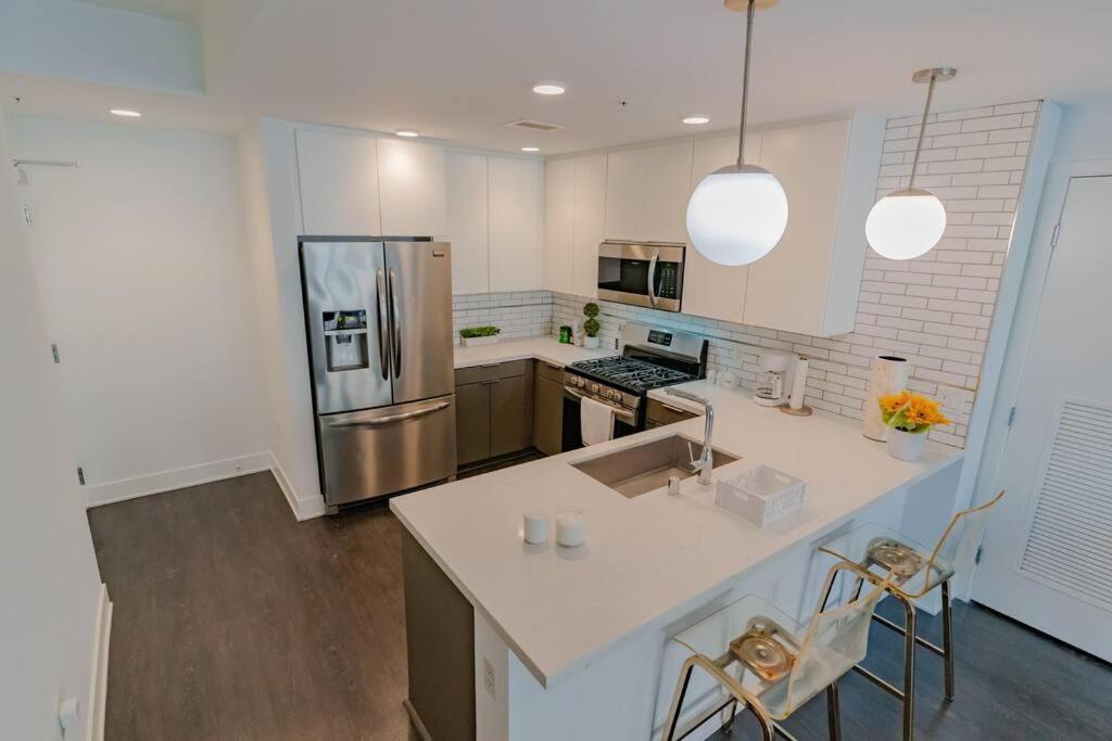 Apartamento Downtown Paradise Escape With 2 Pools / Hot Tubs Los Ángeles Exterior foto