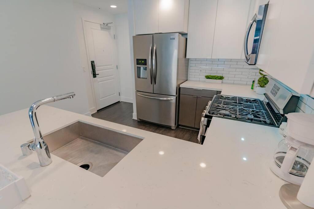 Apartamento Downtown Paradise Escape With 2 Pools / Hot Tubs Los Ángeles Exterior foto